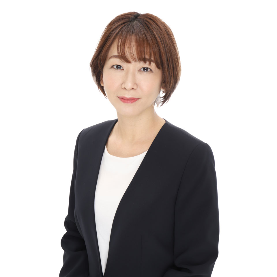 ベイライフのお葬式代表 和泉田朋美が相模原市で挨拶する肖像写真